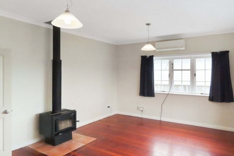 Photo of property in 7 Douglas Street, Waiwhetu, Lower Hutt, 5010