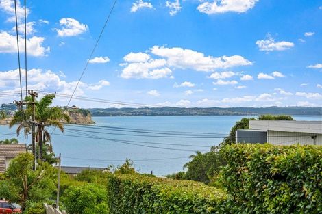 Photo of property in 19 Tindalls Bay Road, Tindalls Beach, Whangaparaoa, 0930