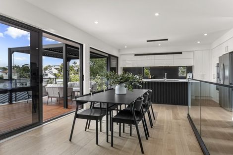 Photo of property in 35 Palmer Crescent, Mission Bay, Auckland, 1071