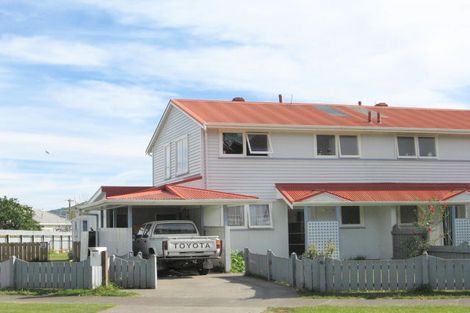 Photo of property in 38 Cambridge Terrace, Kaiti, Gisborne, 4010