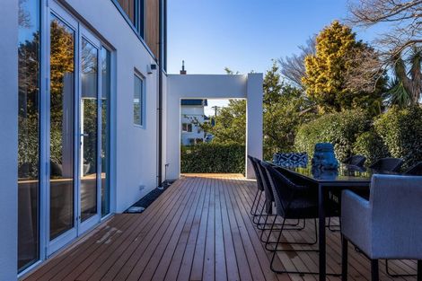 Photo of property in 111a Saint Andrews Square, Strowan, Christchurch, 8052