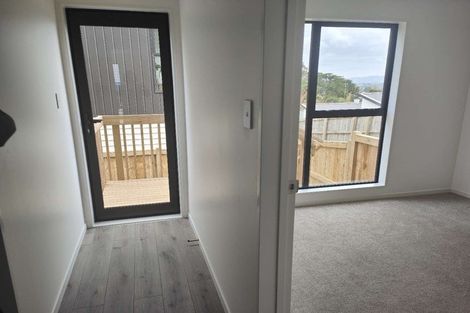 Photo of property in 8/107 Hobsonville Road, West Harbour, Auckland, 0618