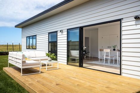 Photo of property in 72 Aratapu Street, Waitara, 4320