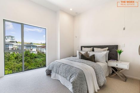 Photo of property in 37 Lawson Creek Street, Massey, Auckland, 0614