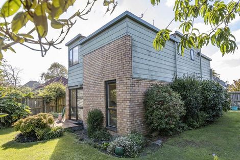 Photo of property in 2/4 Gatonby Place, Avonhead, Christchurch, 8042