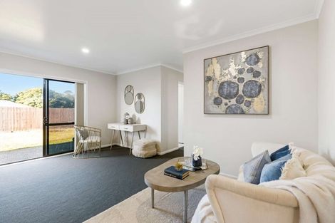 Photo of property in 8 Samara Place, Clendon Park, Auckland, 2103