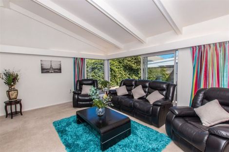 Photo of property in 76a Wai-iti Crescent, Woburn, Lower Hutt, 5010