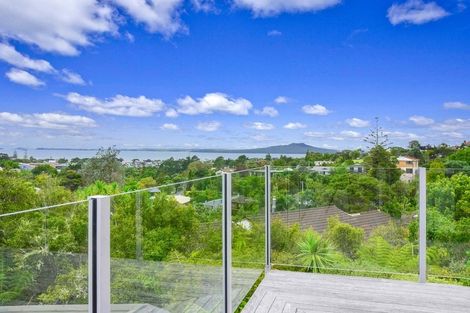 Photo of property in 1/35 Aberdeen Road, Castor Bay, Auckland, 0620