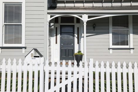 Photo of property in 8 Morley Street, New Plymouth, 4310