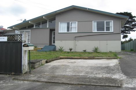 Photo of property in 18 Farnborough Crescent, Mangere, Auckland, 2022