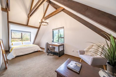 Photo of property in 32 Elmslie Road, Pinehaven, Upper Hutt, 5019