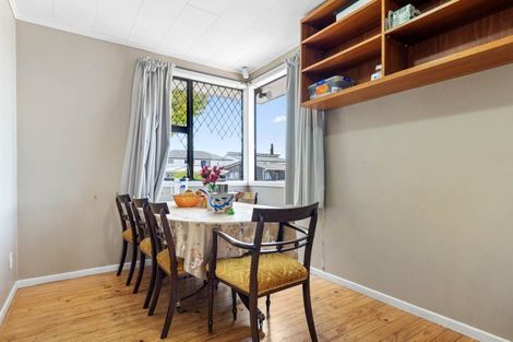 Photo of property in 12 Ussher Place, Pakuranga Heights, Auckland, 2010