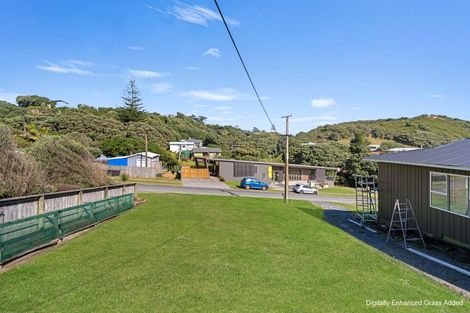 Photo of property in 47 Sea View Road, Baylys Beach, 0377