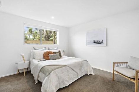 Photo of property in 38 Takahe Road, Titirangi, Auckland, 0604