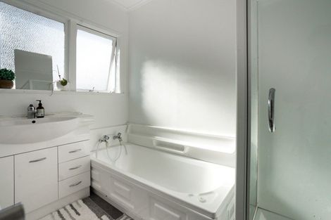 Photo of property in 12 Orsova Place, Lynfield, Auckland, 1042