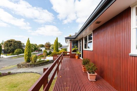 Photo of property in 28 Newcastle Street, Hokowhitu, Palmerston North, 4410