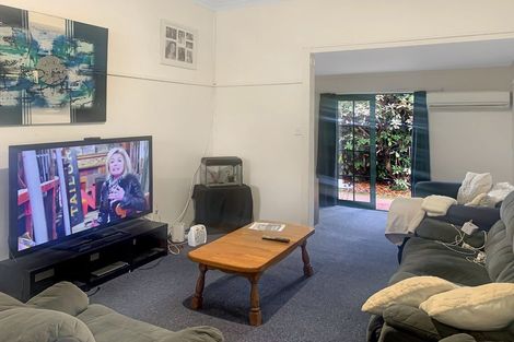 Photo of property in 17 York Street, Dannevirke, 4930