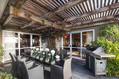 Photo of property in 38 Titirangi Drive, Fitzherbert, Palmerston North, 4471