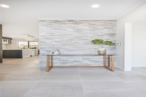 Photo of property in 70 Ksenia Drive, Flat Bush, Auckland, 2019