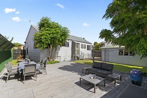 Photo of property in 3 Iris Place, Clendon Park, Auckland, 2103