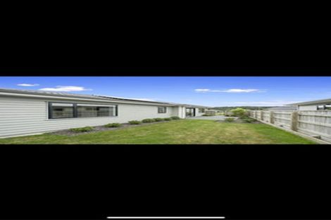 Photo of property in 25 Henrietta Maxwell Grove, Wainuiomata, Lower Hutt, 5014