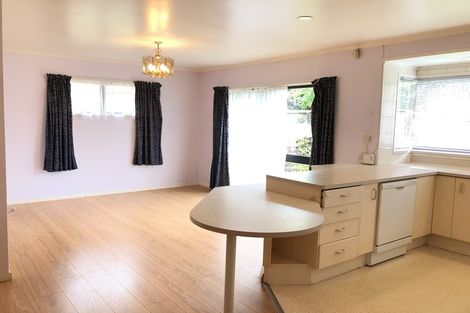 Photo of property in 10 Ronald Macken Place, Windsor Park, Auckland, 0632