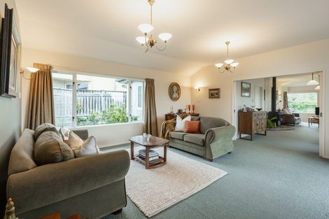 Photo of property in 12 Fairview Place, Havelock North, 4130