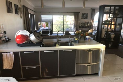 Photo of property in 131 Redoubt Road, Goodwood Heights, Auckland, 2105