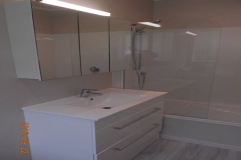 Photo of property in 13b Florio Terrace, Tawa, Wellington, 5028