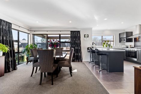 Photo of property in 25 Chestnut Close, Kelvin Grove, Palmerston North, 4414