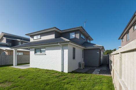 Photo of property in 9 Waituarua Drive, Takanini, 2112