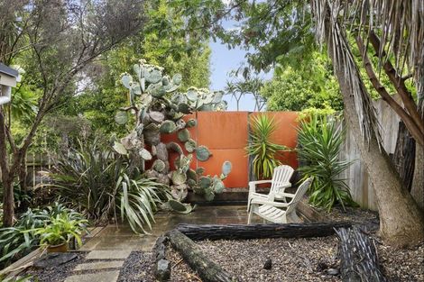 Photo of property in 17 Kapuka Road, Mangere Bridge, Auckland, 2022