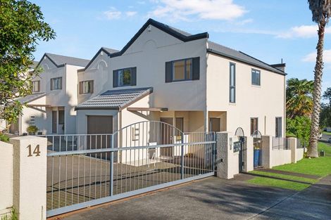 Photo of property in 1/14 Ponderosa Drive, Oteha, Auckland, 0632