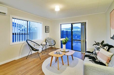 Photo of property in 1/15 Secretariat Place, Randwick Park, Auckland, 2105