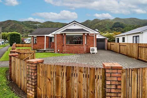 Photo of property in 16 Birdwood Road, Waterloo, Lower Hutt, 5011