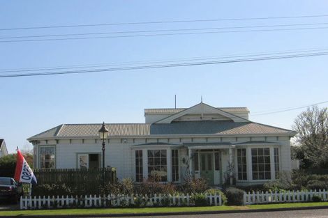 Photo of property in 2 Johnston Street, Foxton, 4814