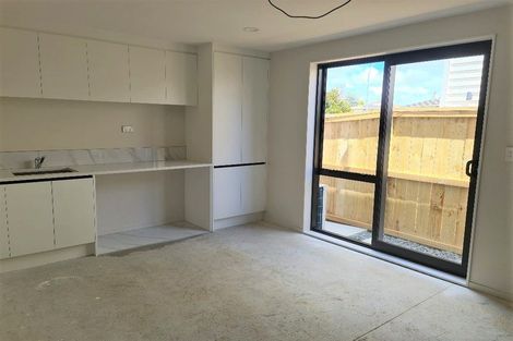 Photo of property in 12b Borrowdace Avenue, Botany Downs, Auckland, 2010