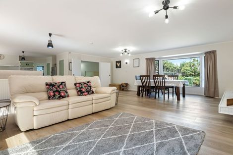 Photo of property in 8 Deodar Place, Totara Heights, Auckland, 2105