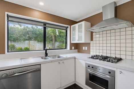 Photo of property in 72 Geneva Terrace, Kelvin Grove, Palmerston North, 4414