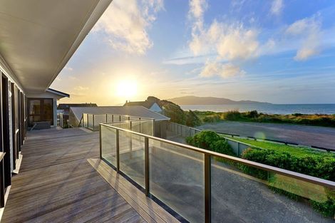 Photo of property in 31 Oratia Street, Waikanae Beach, Waikanae, 5036