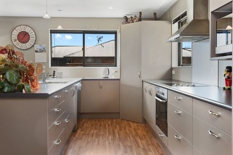 Photo of property in 9 Stonebridge Lane, Oxford, 7430