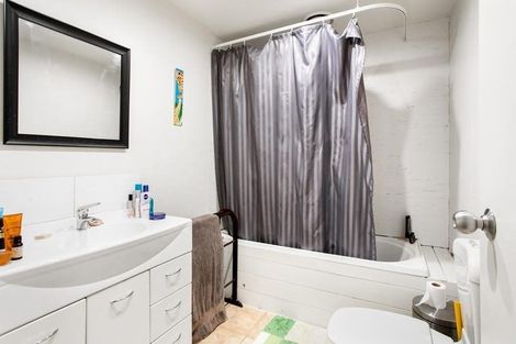 Photo of property in 8a Captain Scott Road, Glen Eden, Auckland, 0602