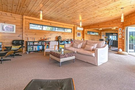 Photo of property in 112 Oratia Place, Onemana, Whangamata, 3691