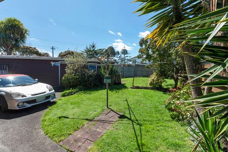 Photo of property in 1 Rowan Terrace, Te Atatu South, Auckland, 0610