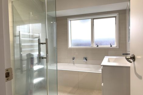 Photo of property in 2/329 Botany Road, Golflands, Auckland, 2013