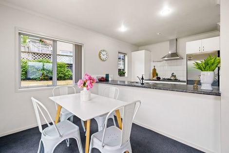 Photo of property in 5 Cresswell Place, Johnsonville, Wellington, 6037