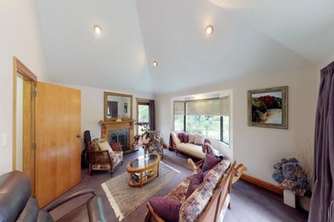 Photo of property in 312 Heatherlea Road East, Levin, 5571