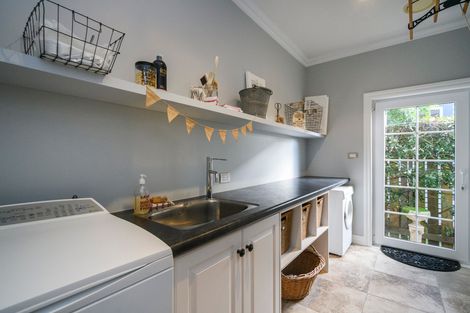 Photo of property in 6 Carlton Avenue, Palmerston North, 4414