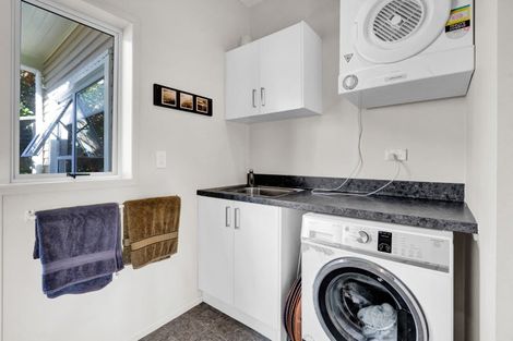 Photo of property in 19 Nobs Line, Strandon, New Plymouth, 4312