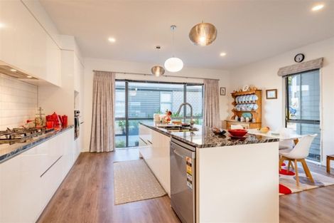 Photo of property in 29 Resolution Drive, Gulf Harbour, Whangaparaoa, 0930